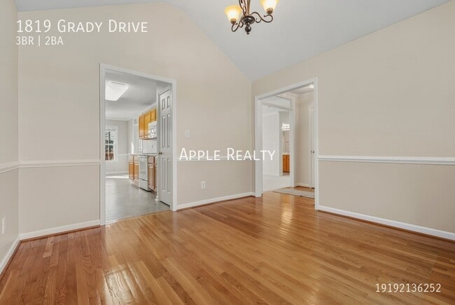 Photo - 1819 Grady Dr