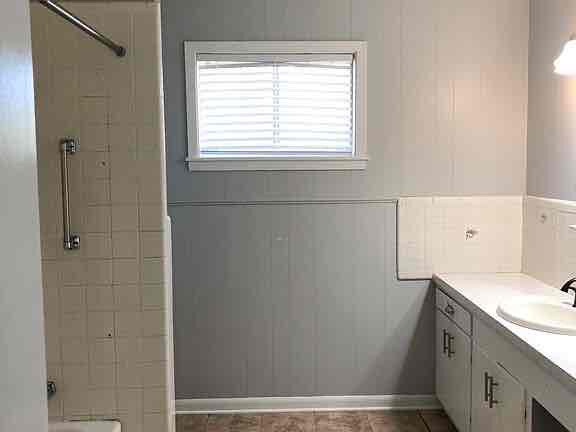 Photo - 521 Meadow Ln