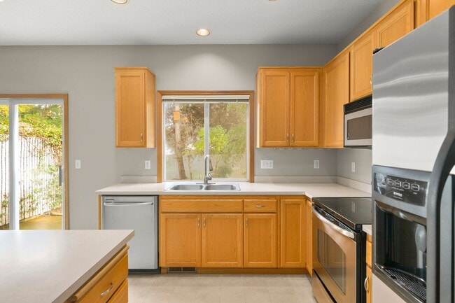 Photo - Fantastic Location - Beaverton 3 Bedroom, 2.5 Bath Townhome