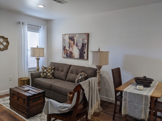209 W Liberty Ave