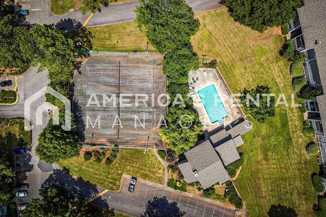 Photo - 406 Skyview Dr