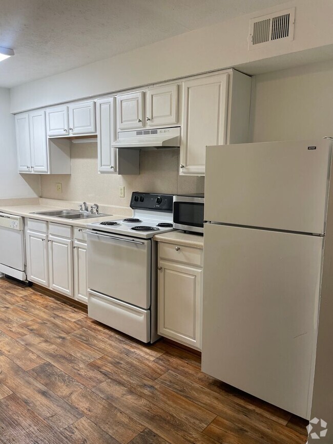 Building Photo - Modern 2-Bed, 1-Bath Oasis with Central Ai... Unit P-H6 Rental