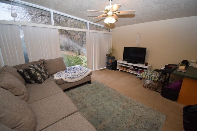 Photo - Cozy 2 Bedroom Duplex in Holladay