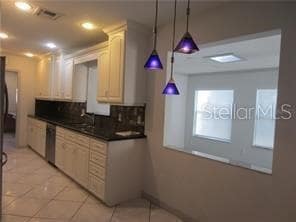 Photo - 305 Coble Dr