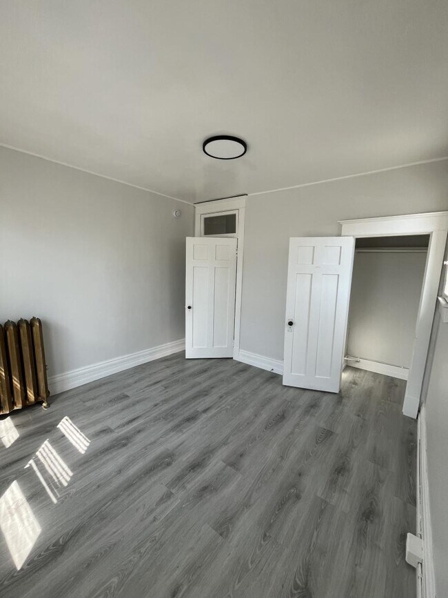 Photo - 1 bedroom in Regina SK S4P 2K8