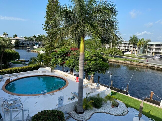 Photo - 467 Golden Isles Dr Unit 302