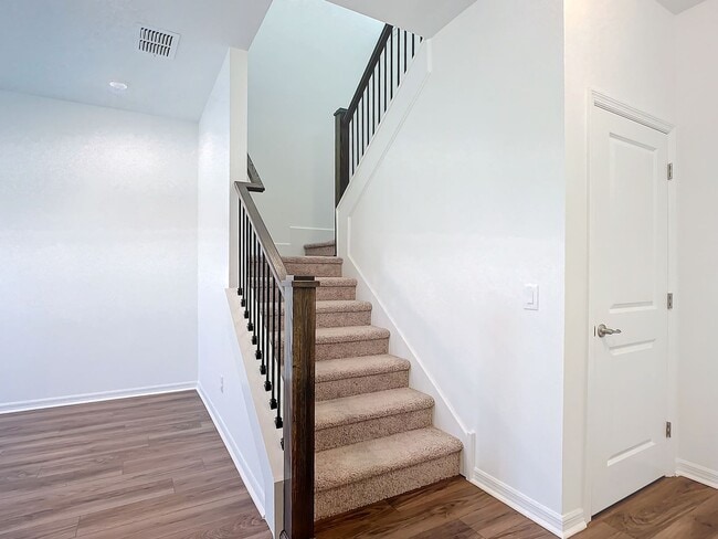 Photo - Pet Friendly Spacious 5BR Home with Loft & Covered Lanai in Hampton Oaks!