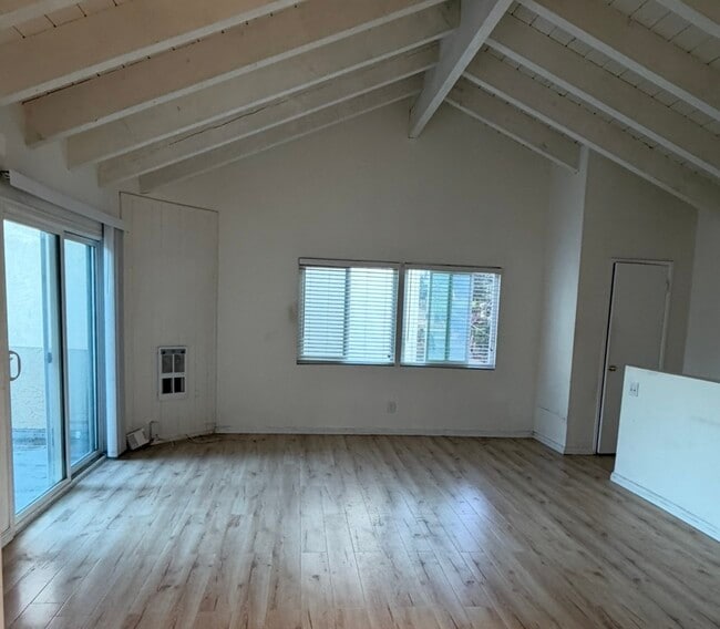 Building Photo - 1921 Harriman Ln Unit #2