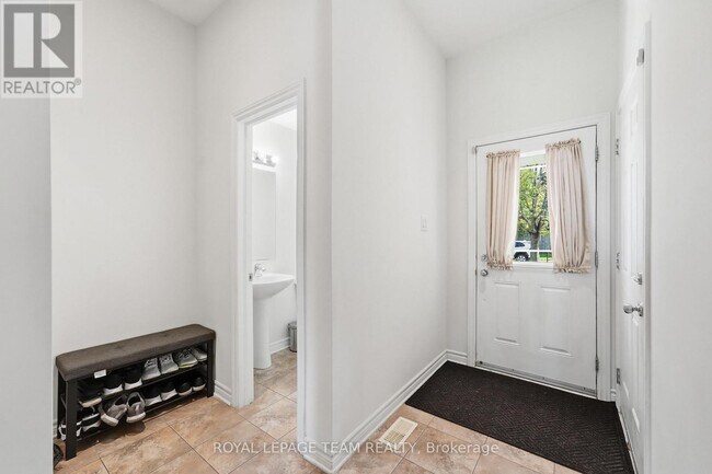 Photo - 258 Forestbrook St
