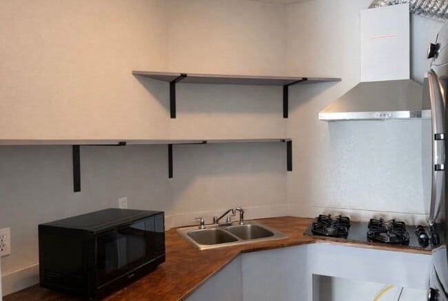 Photo - 13915 Archwood St