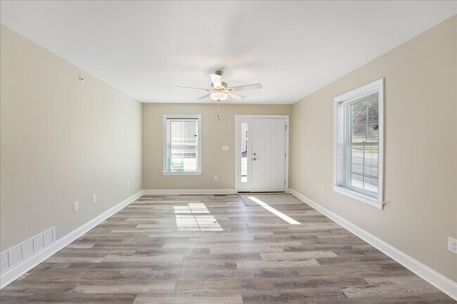 Photo - 552 Creek Rd