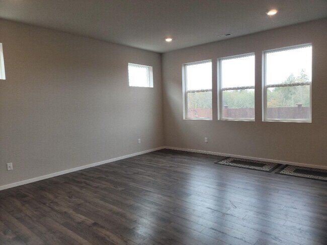 Photo - 3 Bedroom Home in The Preserve at Illahee Springs