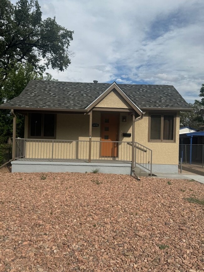 Building Photo - Beautifully Renovated 2 Bedroom / 1 Bath H... Rental