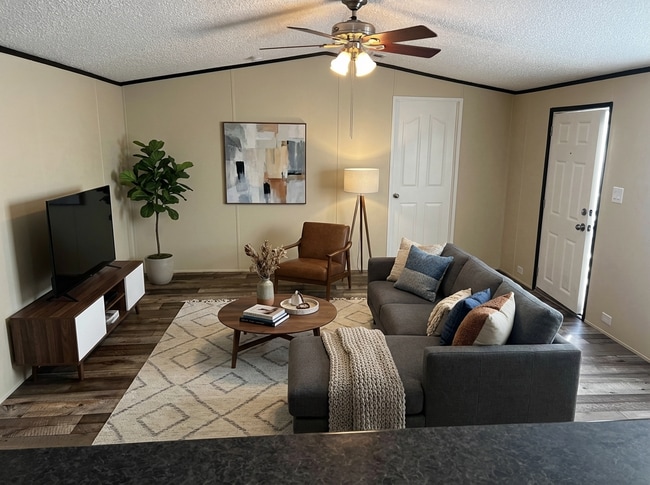 Photo - 709 N Collins Fwy