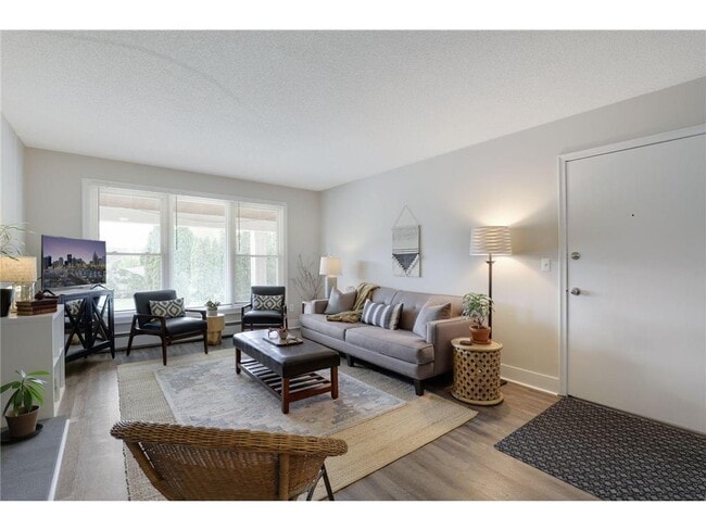 Photo - 4000 Mavelle Dr Unit 4