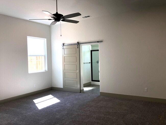Photo - $2,695 Ashlan & Armstrong, 4 Bedroom - E. ...