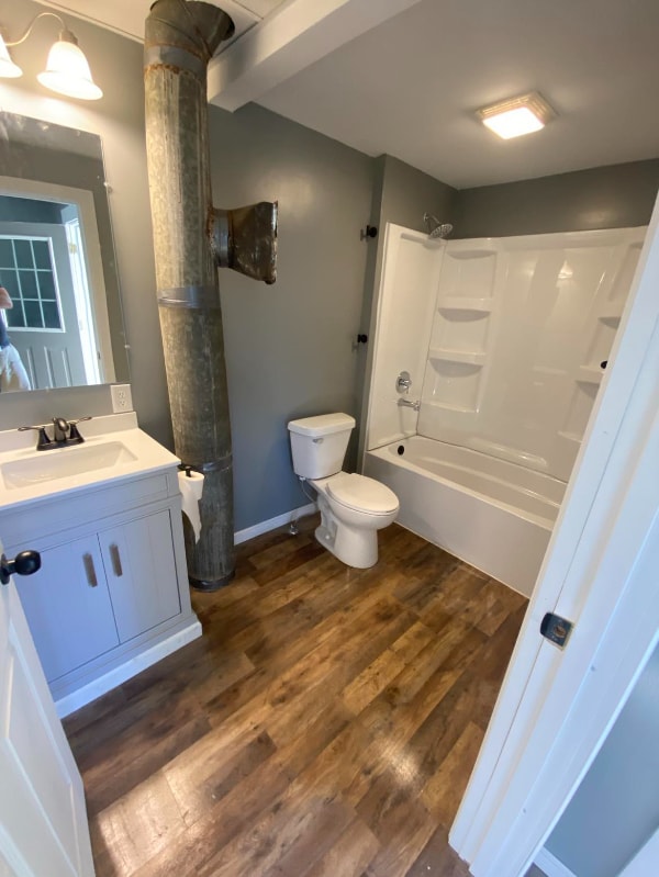 Photo - 1200 Gomber Ave