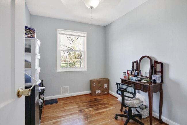 Photo - 4910 Sargent Rd NE