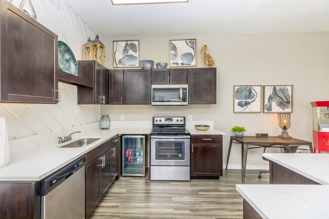 Photo - Shadow Bend Apartments