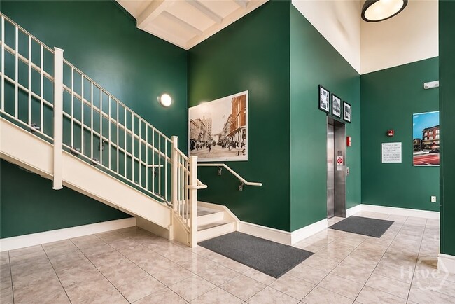 Photo - 122 W Broughton St Unidad 202