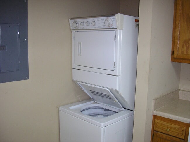 Photo - 4490 Woodstone Dr Unit B