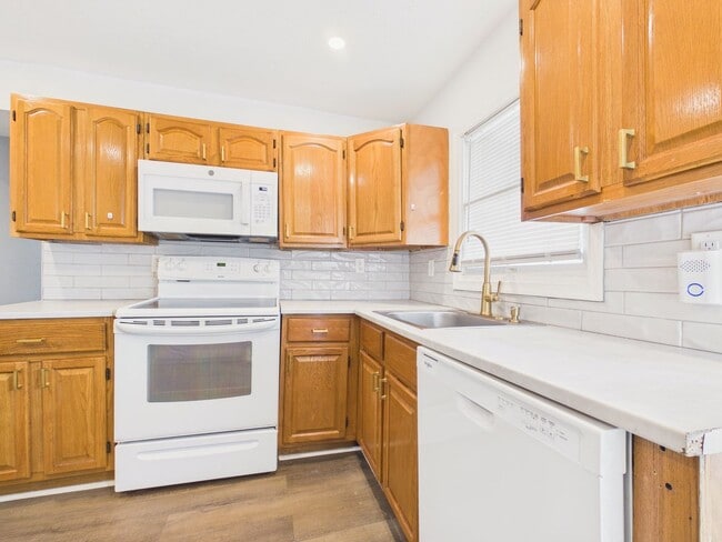 Photo - 270 Calder St Unit 270 Calder