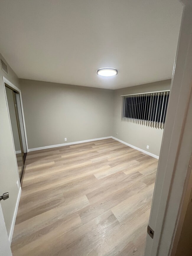 Photo - Mulberry West