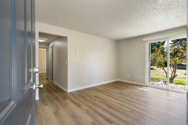 Building Photo - Shiloh Village Rental