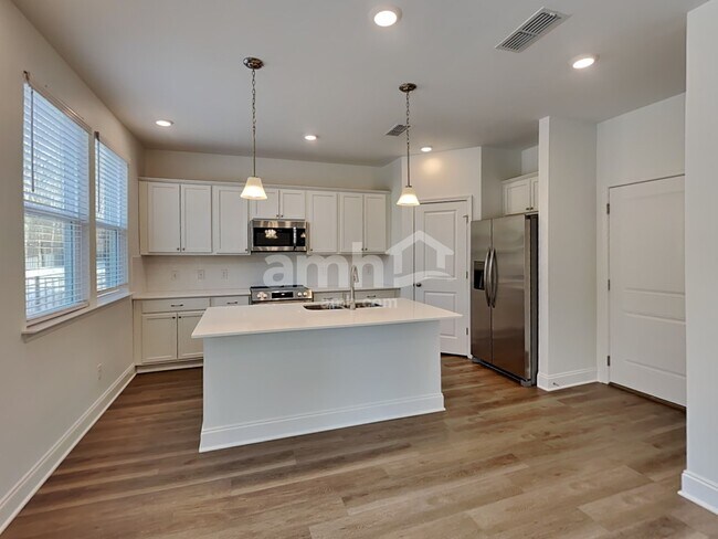 Photo - 103 Broadmoor Dr