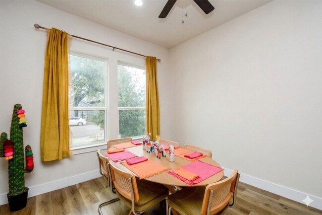 Photo - 1504 Evelyn St