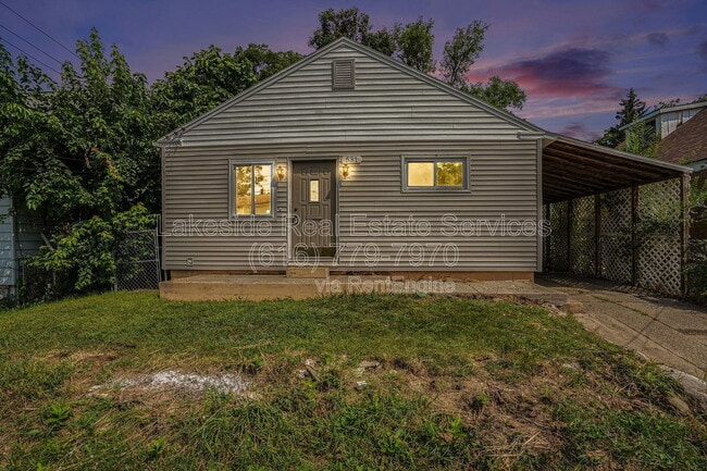 Photo - 531 Delaware St SE