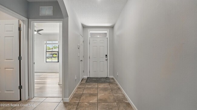 Photo - 1742 Saxton Rd