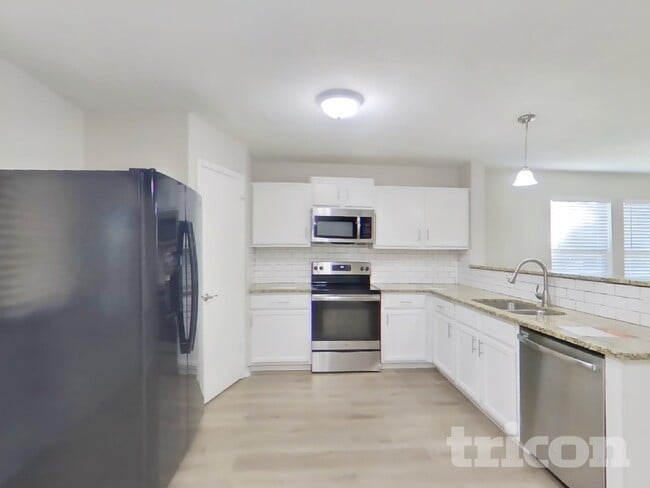 Photo - 6647 Hartnet Fields