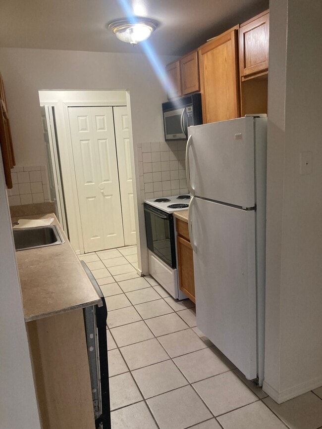 21640 Hillside Dr Unit 2C