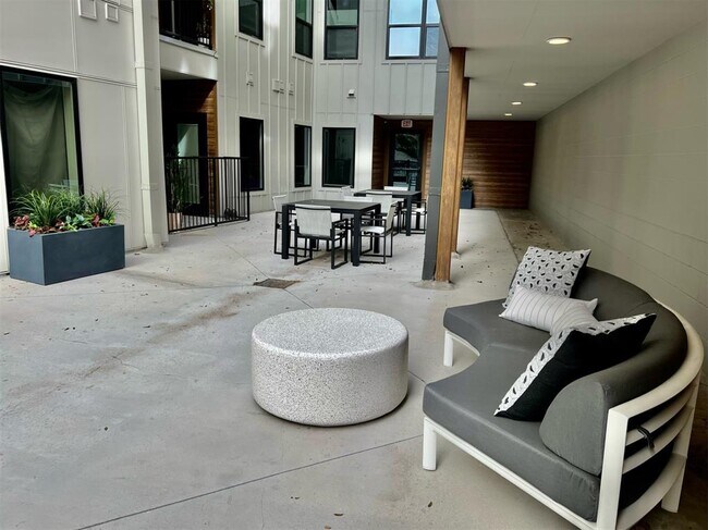 Photo - 2500 Longview St Unit 417