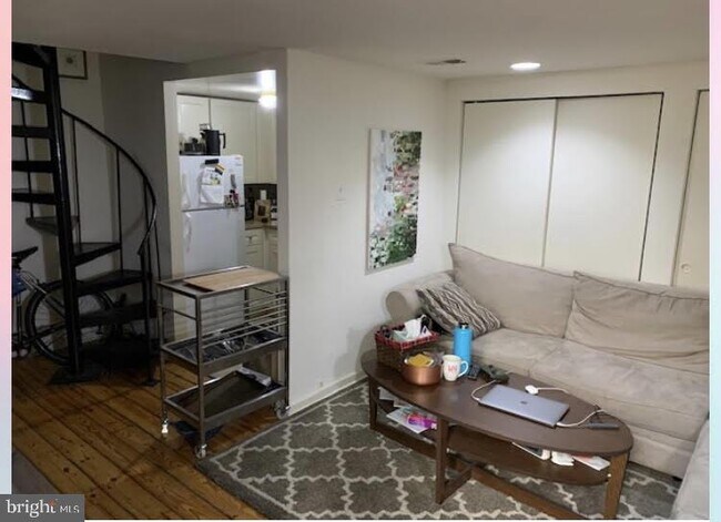 Building Photo - 409-15 S 11th St Unit 1R