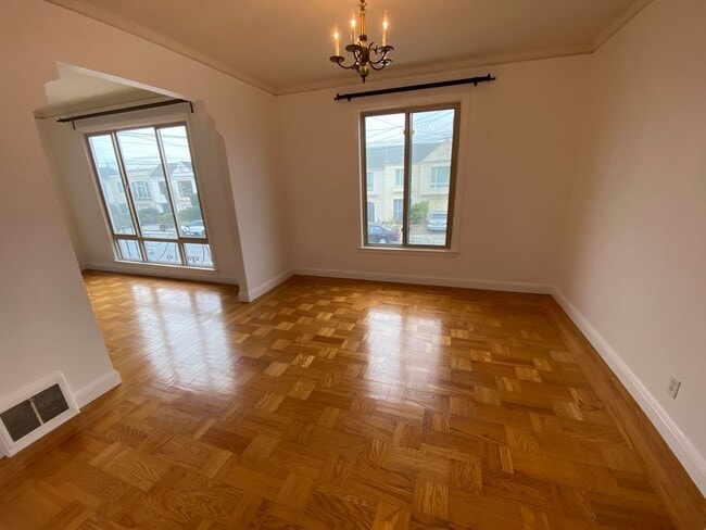 Photo - Large 3 Bedroom 1.5 Bath Single Family House in Central Sunset