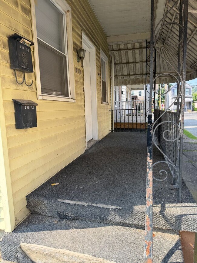 517 3rd Ave Unit 1