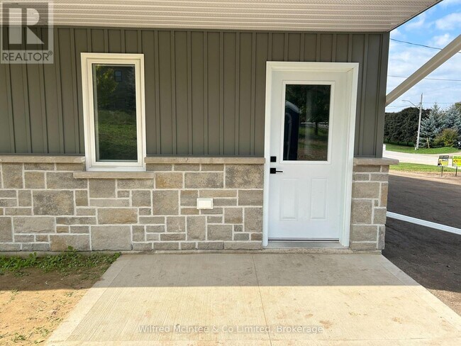 Photo - 187 Balaklava St