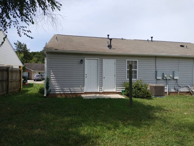 Photo - $200 Off Your First Full Month’s Rent! Mo...