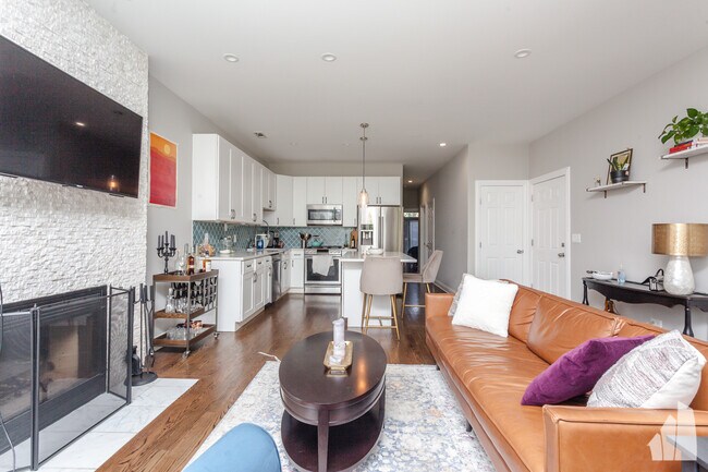 Building Photo - 857 W Wrightwood Ave Unit 2