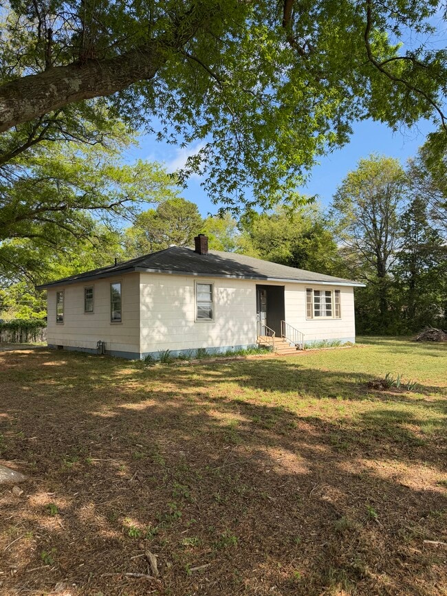 Photo - 708 Springfield Rd