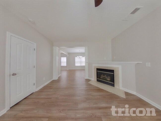 Photo - 411 Matfield Ct