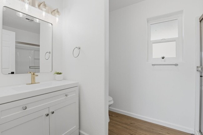 Photo - 414 W Frontier St