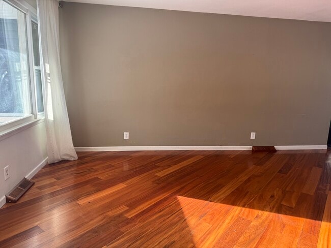 Photo - 2305 Mayfield Ave