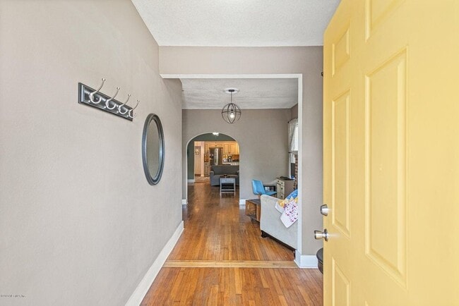 Stepping in the Front Door - 809 Acosta Street