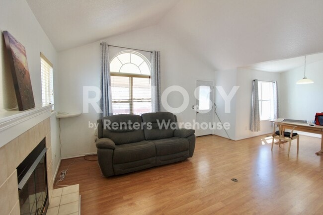 Photo - 537 Canyon View Dr