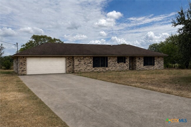 Building Photo - 606 Chaparral Dr