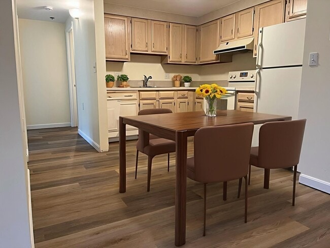 Photo - 324 Washington St Unidad 208