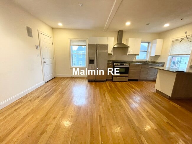 Photo - 128 Hillside St